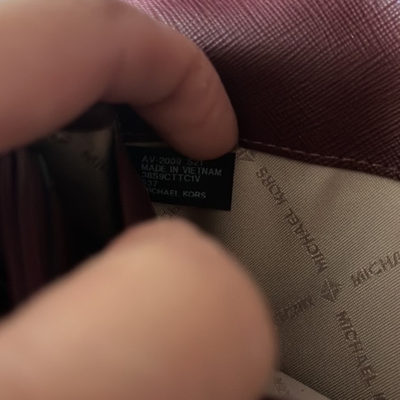 Brand New Michael Kors Large Snap Close Wallet Merlot w/ Neutral Logo Print - Picture 14 of 15